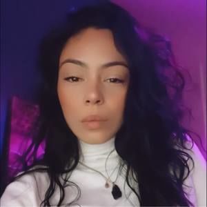 Meet your Posher, Daniela